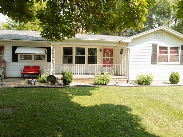 305 S Illinois St, Chrisman, IL 61924