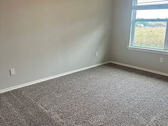 5th image of 230 SW 34th St Unit 1413