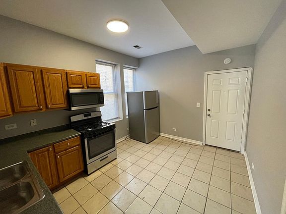 3rd image of 1510 S Central Park Ave #2F