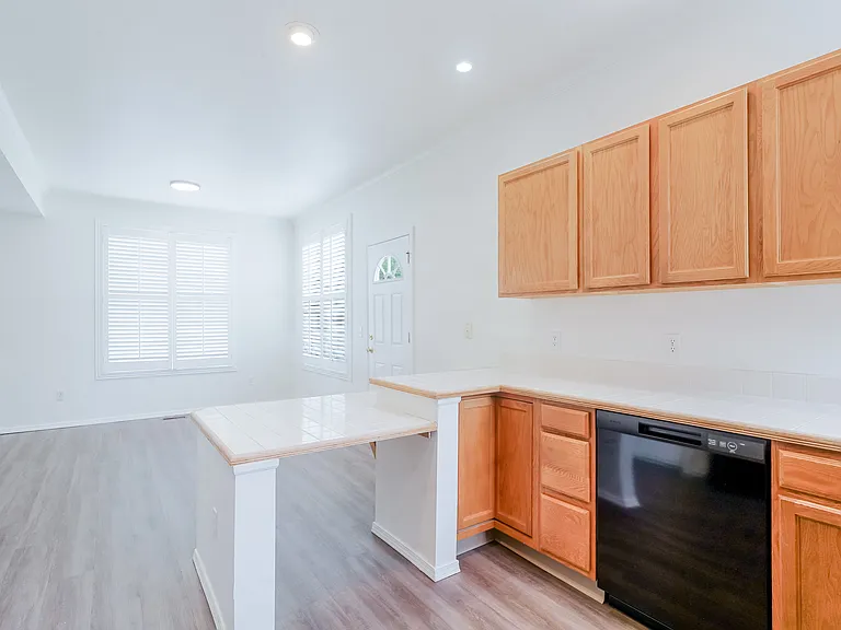8302 Cooper River Dr — Photo 8