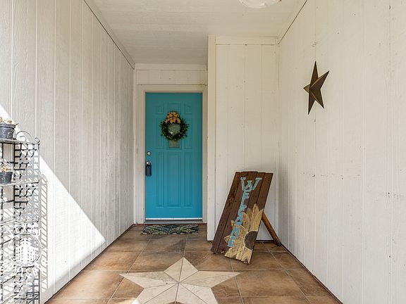 4th image of 205 Wagontrain Cir