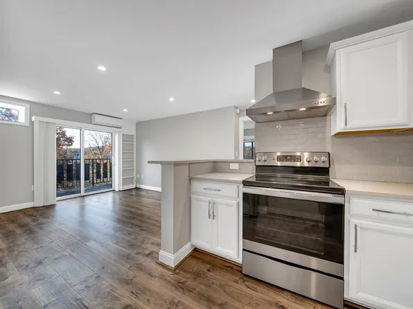 26 W Wyoming Ave APT 4E, Melrose, MA 02176