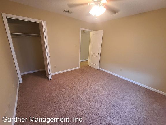5th image of 205 Oak St #E
