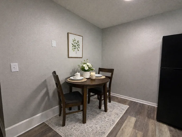 Wind Crest Apartments and Townhomes - Move in Specials Available! — Photo 26