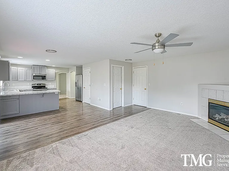 17015 NE 31st Way — Photo 8