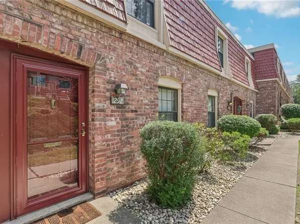 1292 Pennsbury Blvd, Pittsburgh, PA 15205