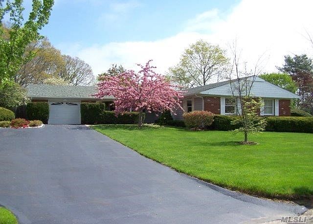 1st image of 27 Tulip Hill Ln