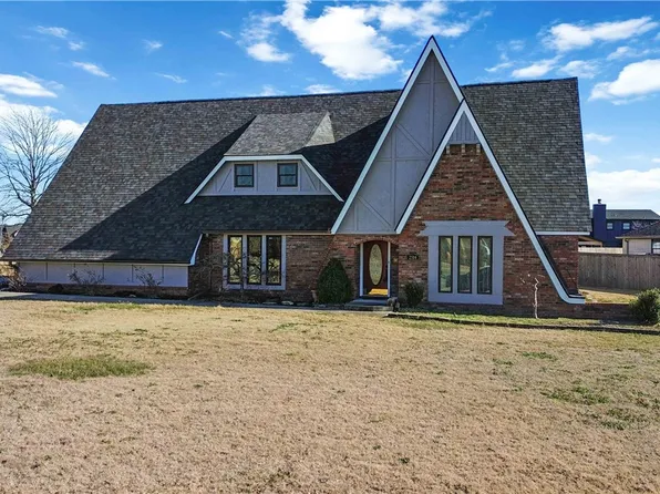 2514 W Orleans Dr, Rogers, AR 72758