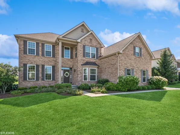 3595 Tournament Dr, Elgin, IL 60124