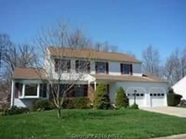 111 Briarwood Ct, Sterling, VA 20164
