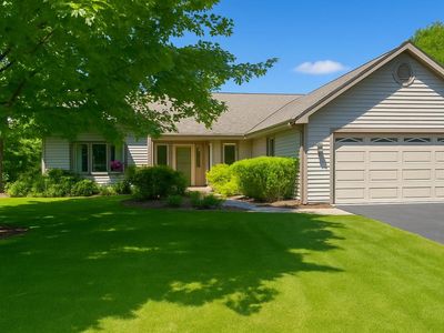 W168N10315 Wild Rose LANE, Germantown, WI, 53022