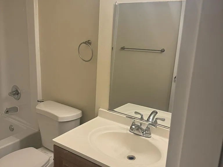 6001 Arlington Blvd #201 — Photo 5