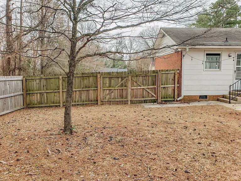 723 Skycliff Ct — Photo 37