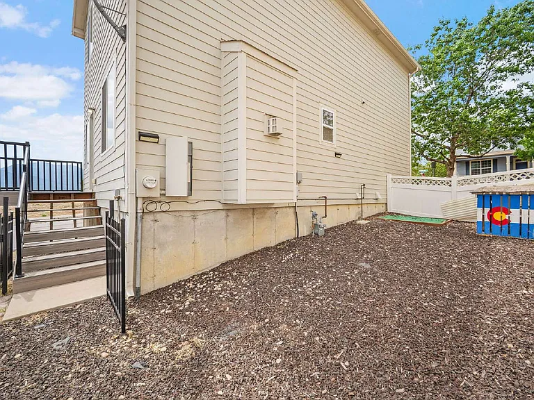 2211 Downend St — Photo 42