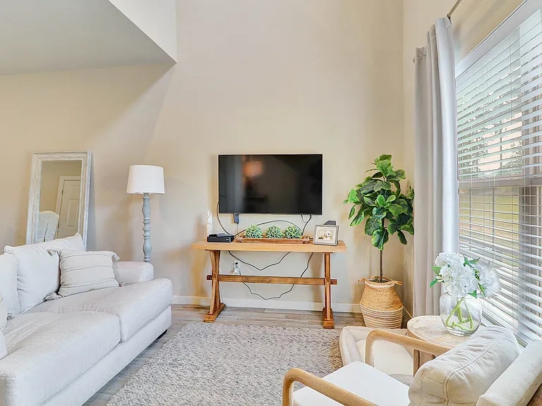 The Reserve at Chaffee Crossing Apartment Homes & Townhomes — Photo 12