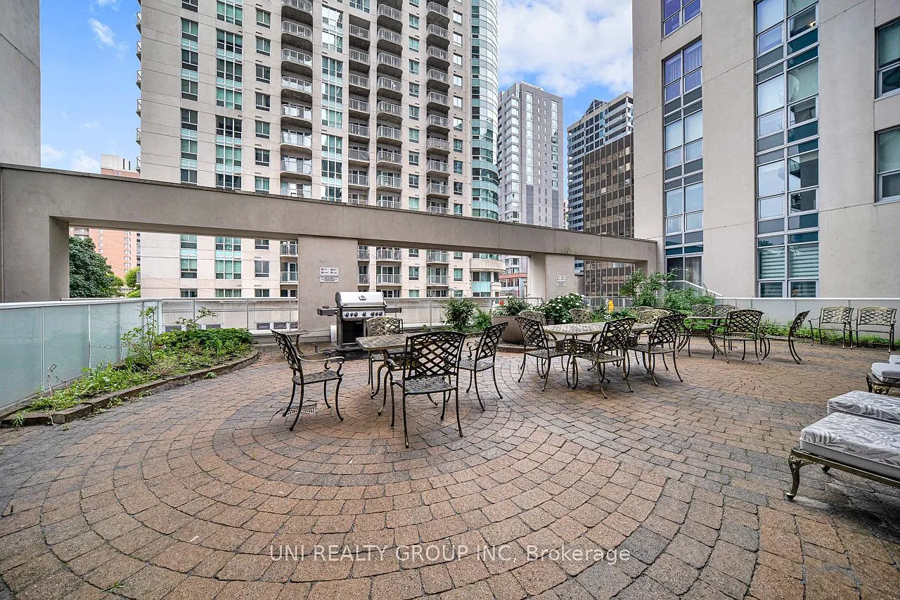 2 bed, $2,500 — Photo 4