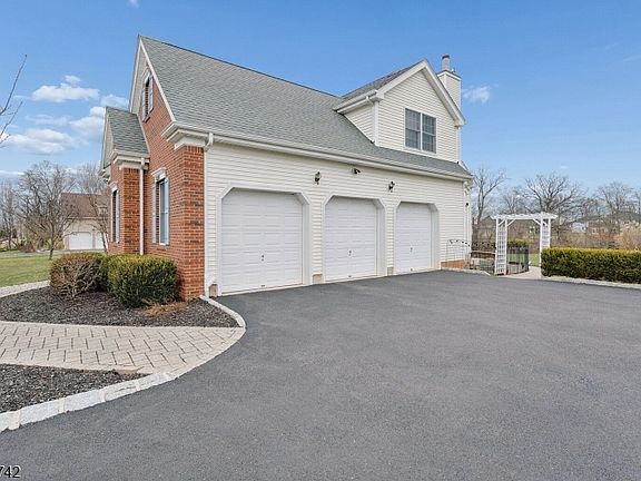 3rd image of 11 Petrik Farm Rd