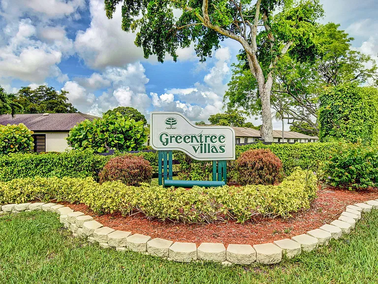 4944 Equestrian Cir #A — Photo 45
