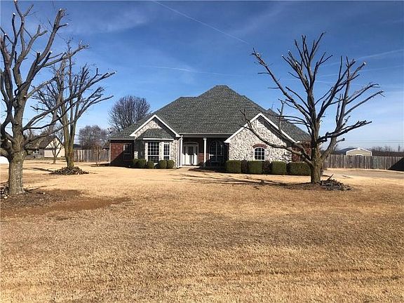 2nd image of 2064 Melinda Ave
