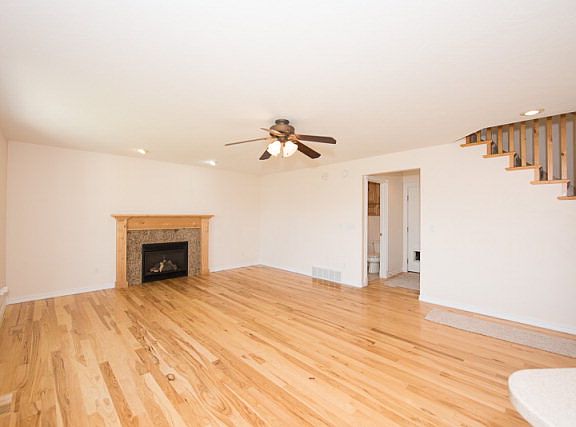 4th image of 3385 Springfield Dr