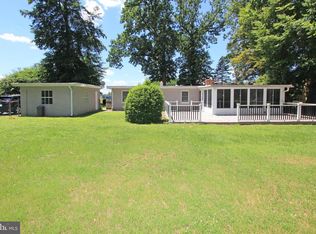 929 Cherry Tree Rd, Aston, PA 19014