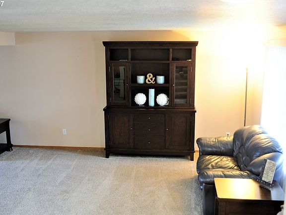3rd image of 7812 NE 65th St