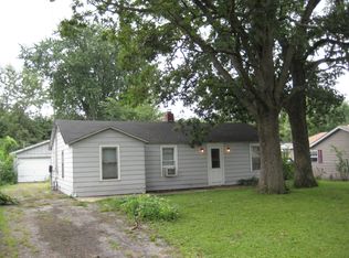 823 S Calhoun St, Aurora, IL 60505