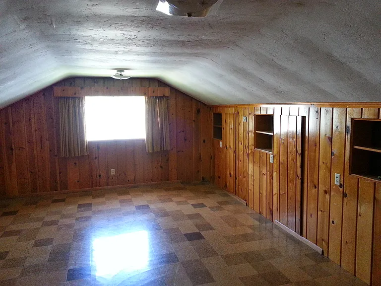 2125 Tyler St — Photo 11