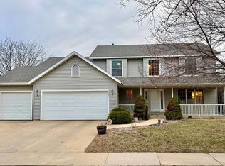 2227 Viola Heights Dr NE, Rochester, MN 55906