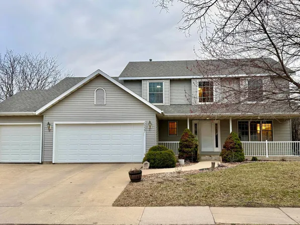 2227 Viola Heights Dr NE, Rochester, MN 55906