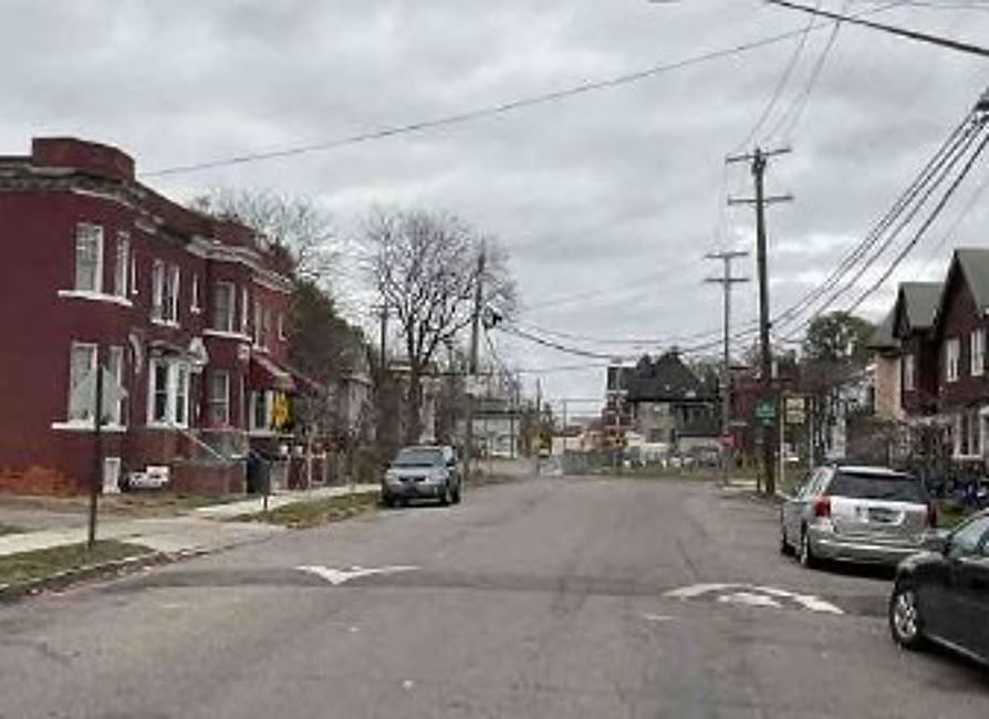 Exterior Neighborhood (street photo)