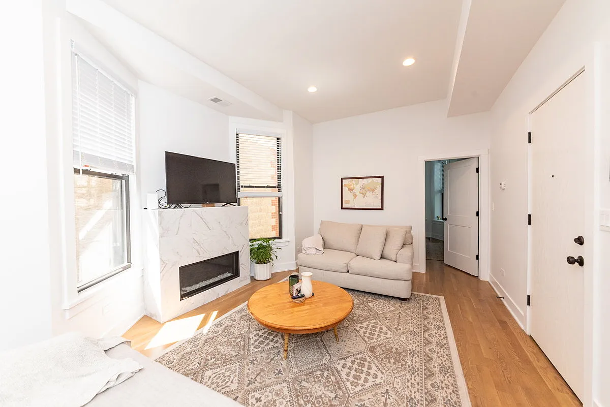 Building Photo - 3517 N Reta Ave #2F