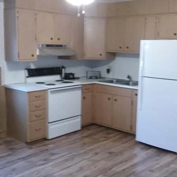 Lg eat in kitchen new floors & refrigerator