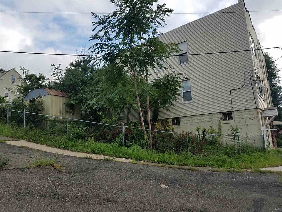2nd image of 912 Tonnelle Ave