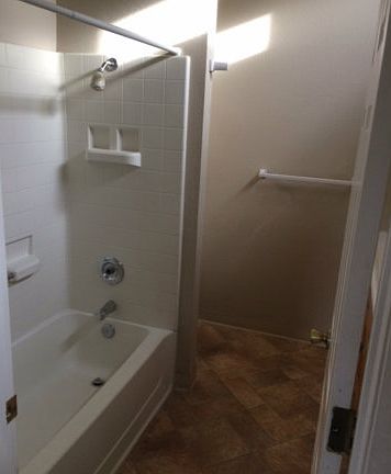 3rd image of 74 Karen Ct