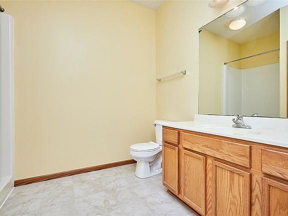 5th image of 907 7th Ave SE Unit 11