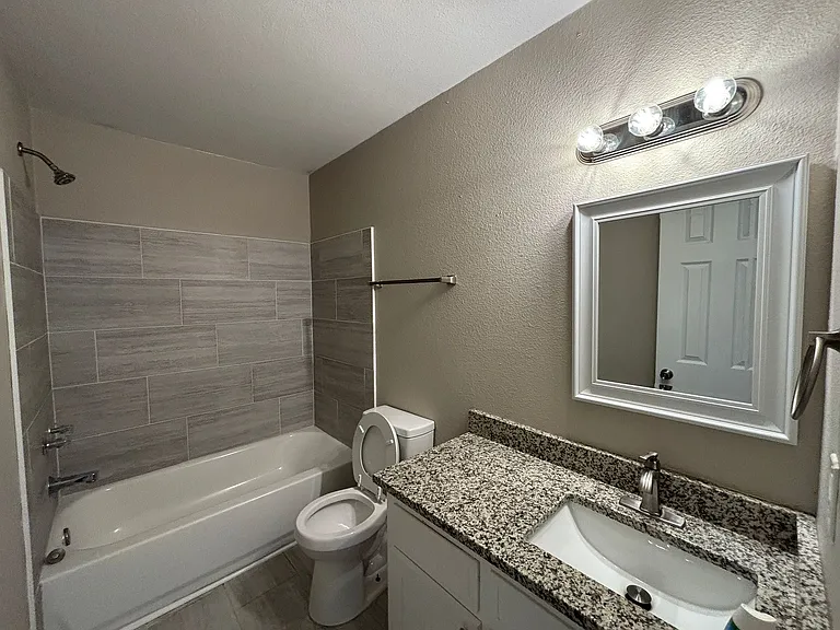 1108 Ruth Ann Dr — Photo 4
