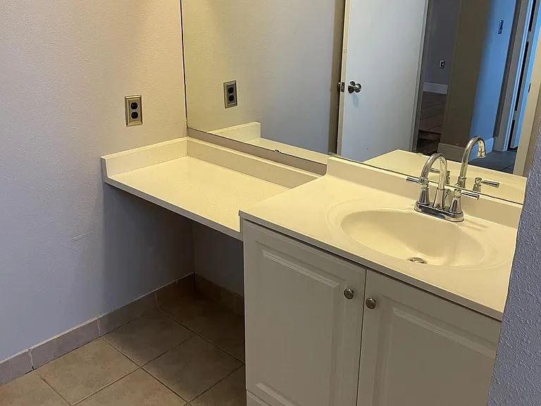 8812 Bay Pointe Dr #D202 — Photo 12