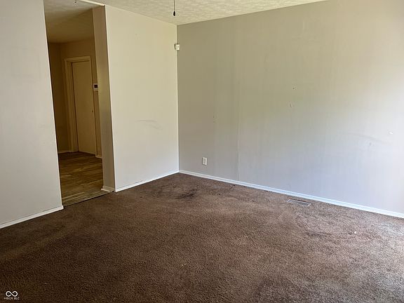 3rd image of 8446 E 36th Pl