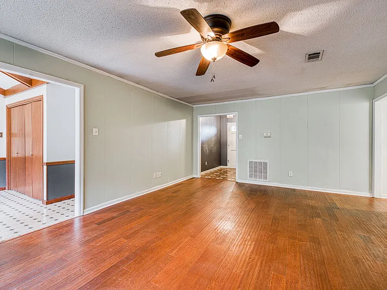 12119 Shawnee Forest Dr — Photo 6