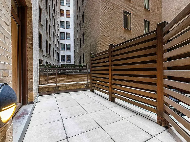 37 Wall St #2J — Photo 2