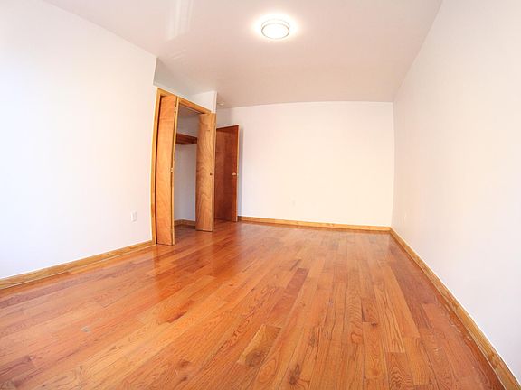 2nd image of 1068 Ward Ave #3A-1