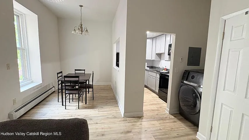 2 bed, 1.5 bath, 950 sqft, $2,450 — Photo 2