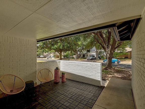 3rd image of 1416 S Meadows Dr