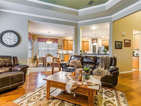 4th image of 2908 Saint Mark Dr