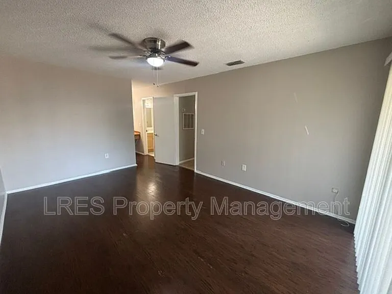4564 Pheasant Run Dr — Photo 16