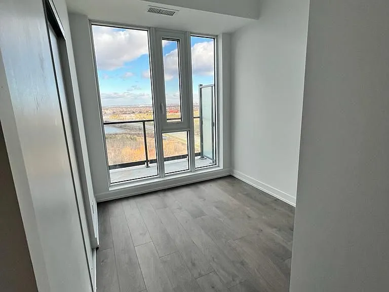 215 Veterans Dr #1204 — Photo 4