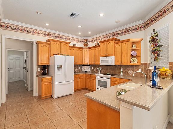2nd image of 3865 SE 52ND AVENUE