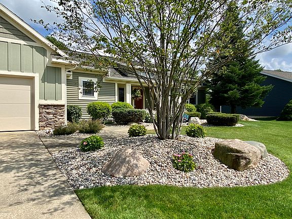 3rd image of 7004 Yosemite Dr