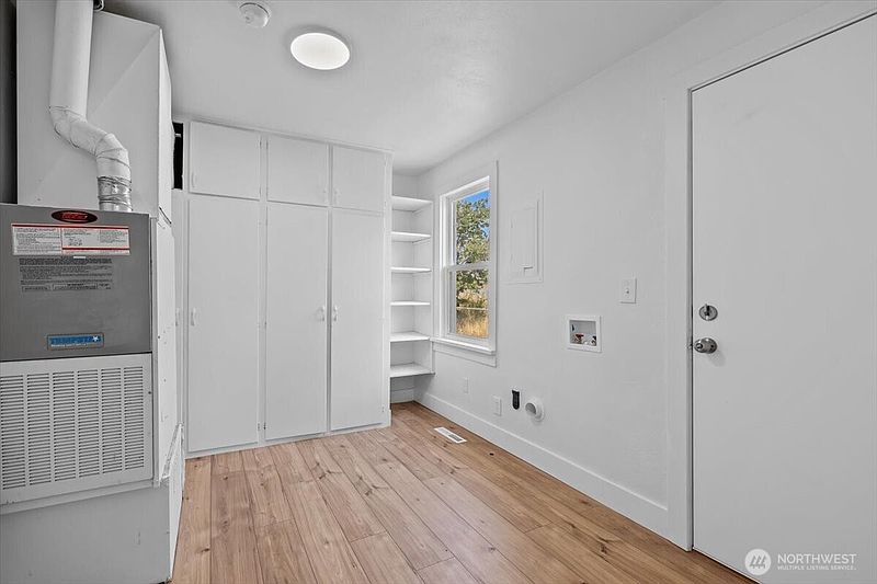 5th image of 106 W Birch Avenue